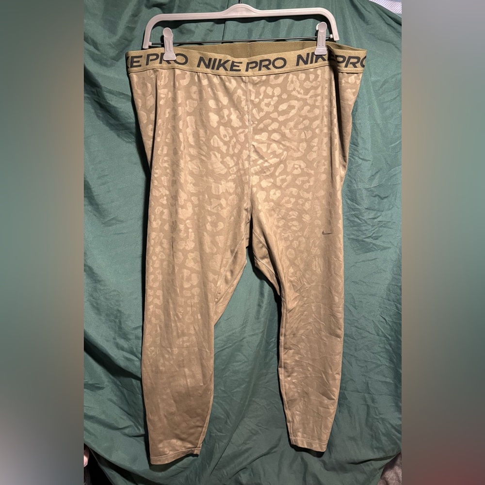 Nike Pro Leopard Print Leggings 2x